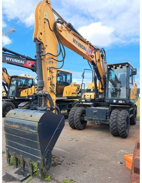 Hyundai HW140 - Багер на тркала: слика 4 Hyundai HW140 - Багер на тркала: слика 4