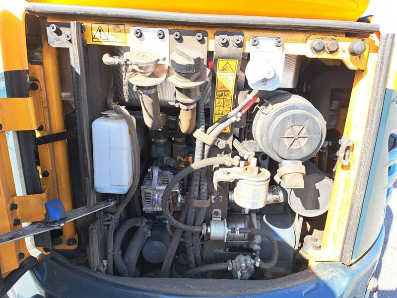 Мини багер Hyundai R30 Z-9AK: слика 6