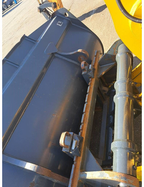 Komatsu WA 100 M-8 - Натоварувач на тркала: слика 5 Komatsu WA 100 M-8 - Натоварувач на тркала: слика 5