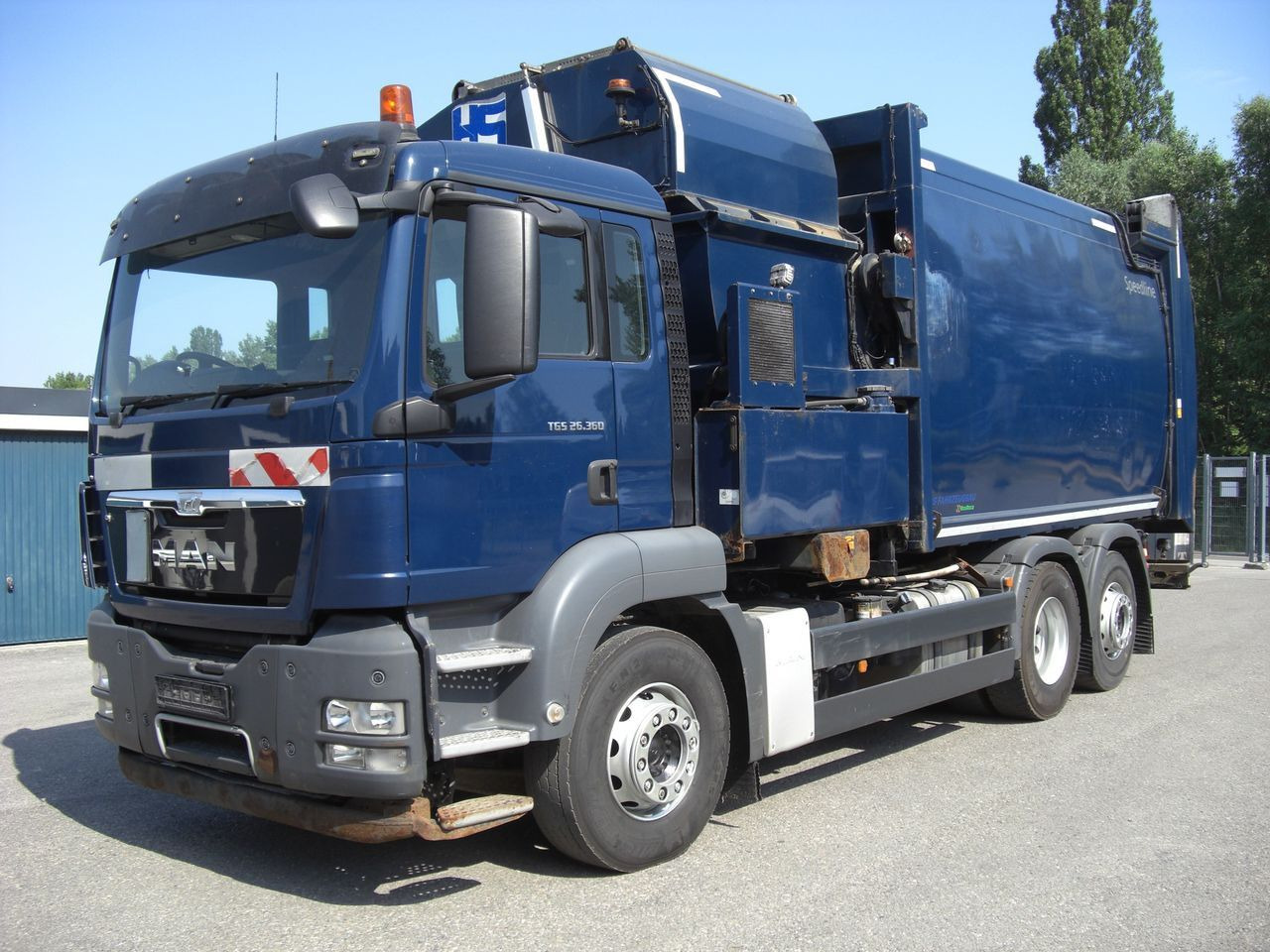 MAN 26360FNLL / SEITENLADER MAN 26360FNLL / SEITENLADER - Камион за ѓубре: слика 1 MAN 26360FNLL / SEITENLADER MAN 26360FNLL / SEITENLADER - Камион за ѓубре: слика 1