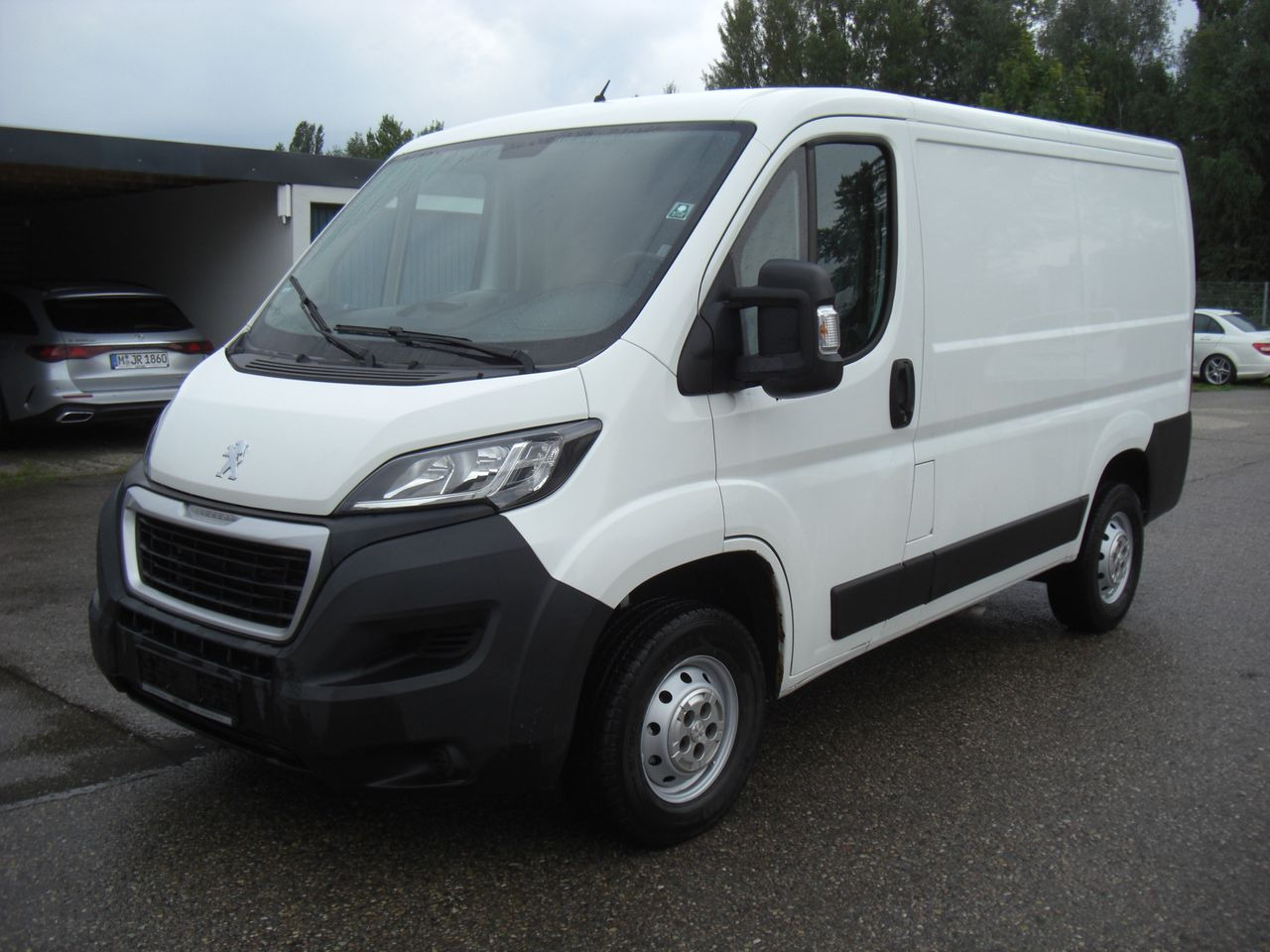 Peugeot BOXER 2,0 KURZ/NIEDRIG - Мало комбе: слика 1 Peugeot BOXER 2,0 KURZ/NIEDRIG - Мало комбе: слика 1