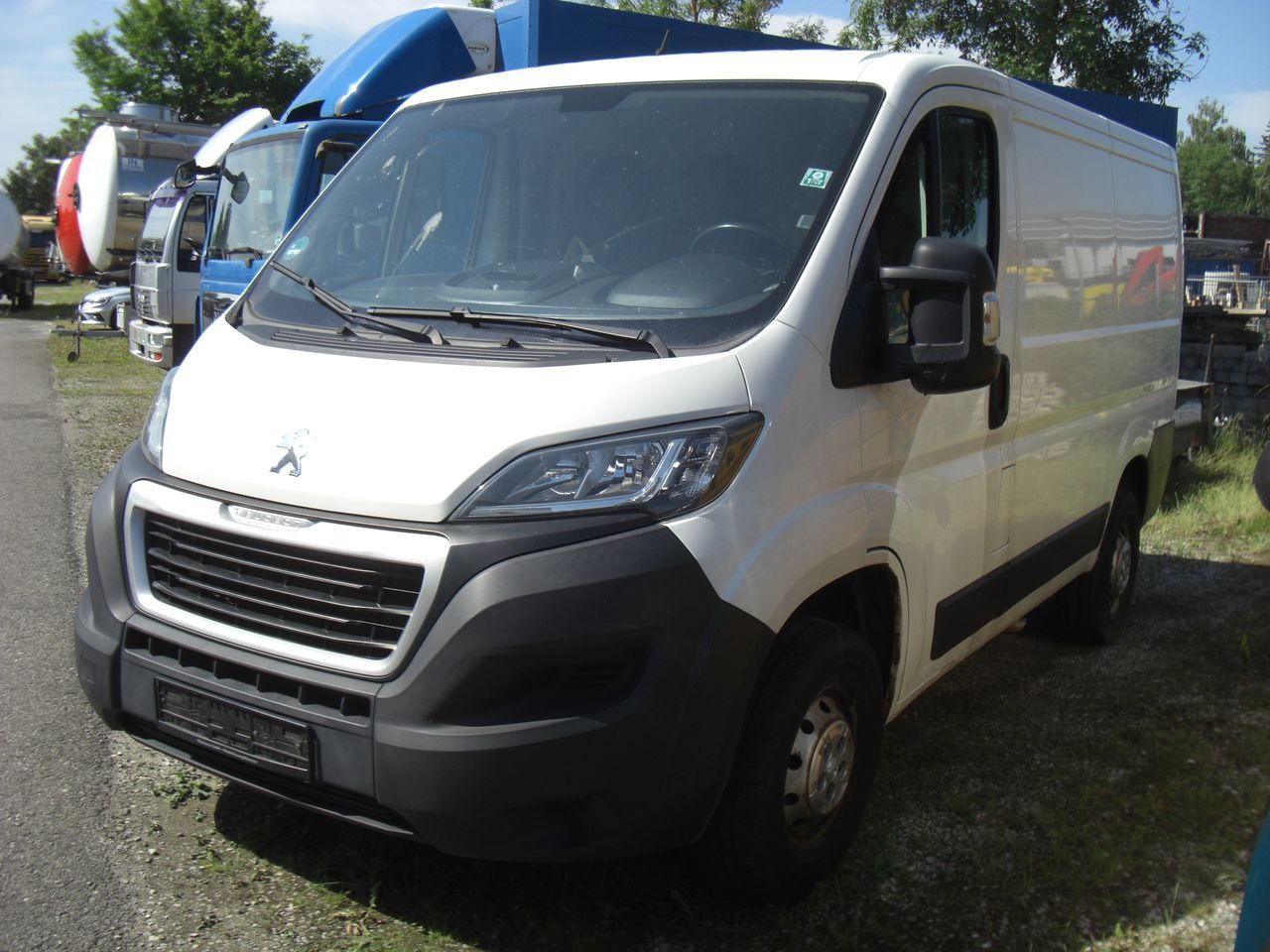 Peugeot BOXER 2,0 KURZ/NIEDRIG - Мало комбе: слика 2 Peugeot BOXER 2,0 KURZ/NIEDRIG - Мало комбе: слика 2