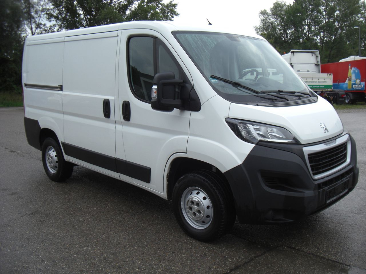 Peugeot BOXER 2,0 KURZ/NIEDRIG - Мало комбе: слика 2 Peugeot BOXER 2,0 KURZ/NIEDRIG - Мало комбе: слика 2