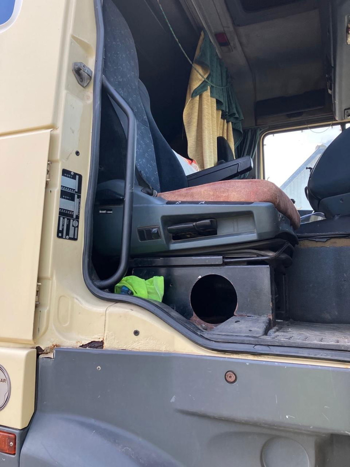 DAF XF 95 430 Platform - Камион со платформа: слика 5 DAF XF 95 430 Platform - Камион со платформа: слика 5