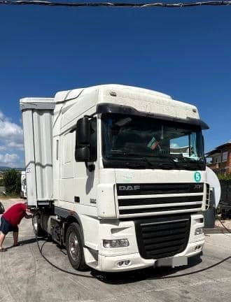 DAF XF 105.410 Tractor unit - Камион влекач: слика 2 DAF XF 105.410 Tractor unit - Камион влекач: слика 2