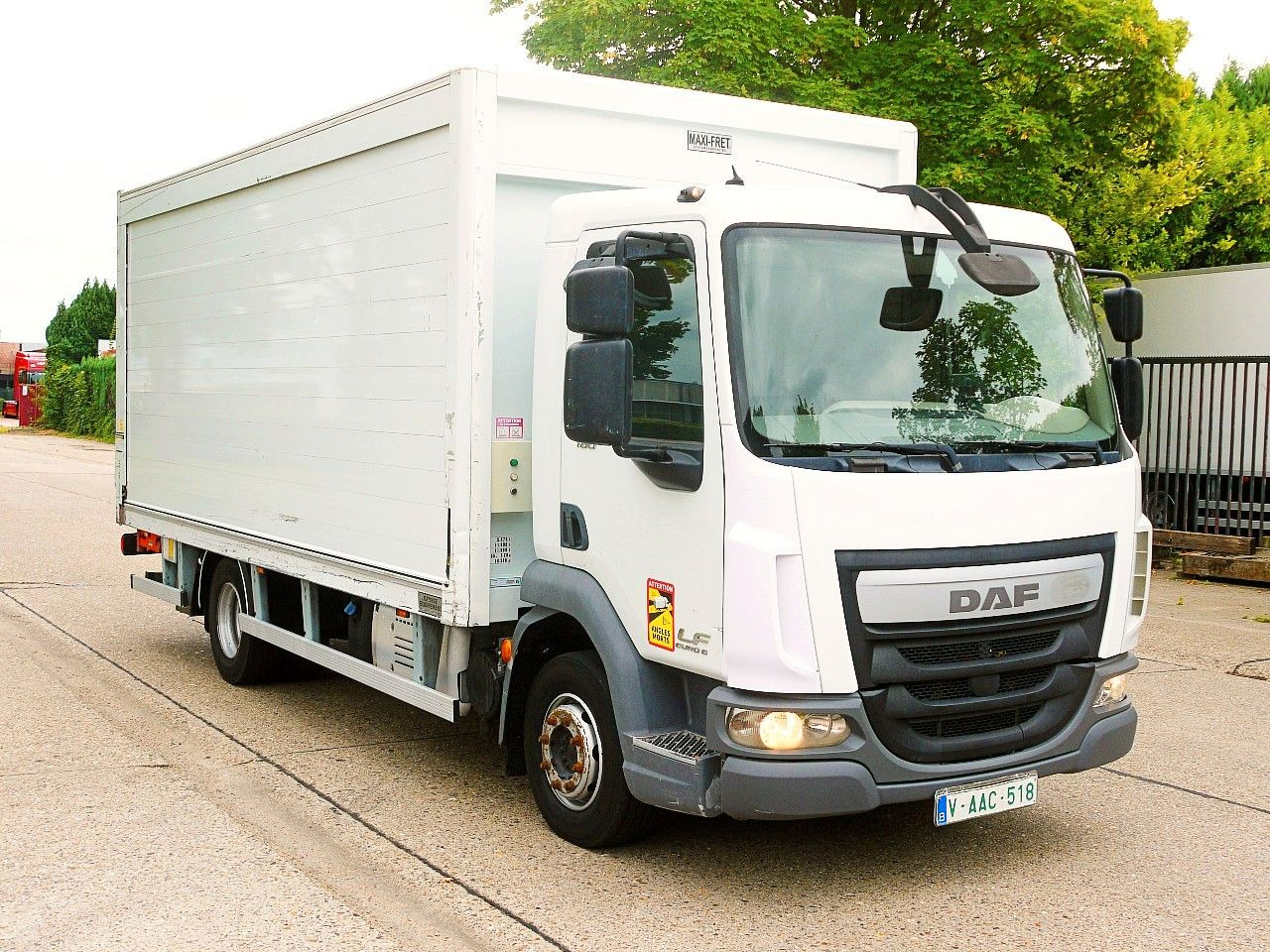 DAF LF 180 12 GETRANKENWAGEN LBW LUFT - Камион за пијалоци: слика 4 DAF LF 180 12 GETRANKENWAGEN LBW LUFT - Камион за пијалоци: слика 4