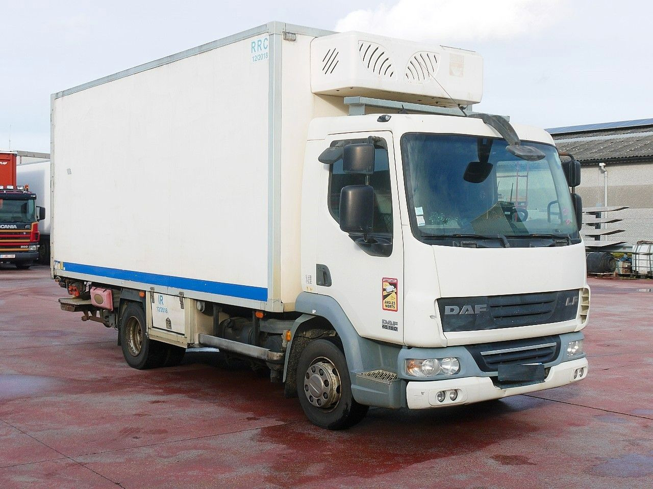 DAF LF 45.160 ISOTHERM KOFFER LADEBORDWAND - Камион ладилник: слика 2 DAF LF 45.160 ISOTHERM KOFFER LADEBORDWAND - Камион ладилник: слика 2