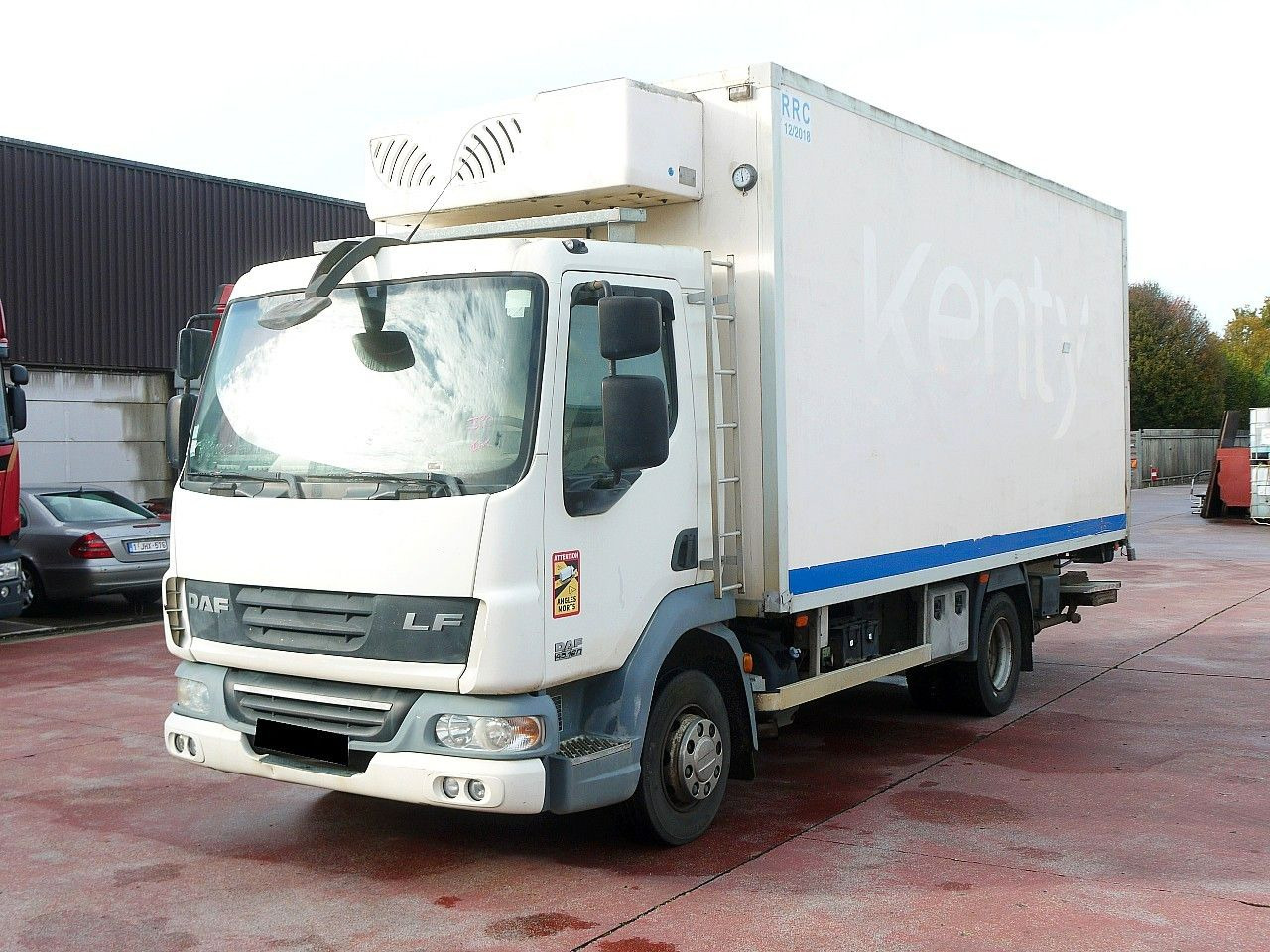 DAF LF 45.160 ISOTHERM KOFFER LADEBORDWAND - Камион ладилник: слика 3 DAF LF 45.160 ISOTHERM KOFFER LADEBORDWAND - Камион ладилник: слика 3