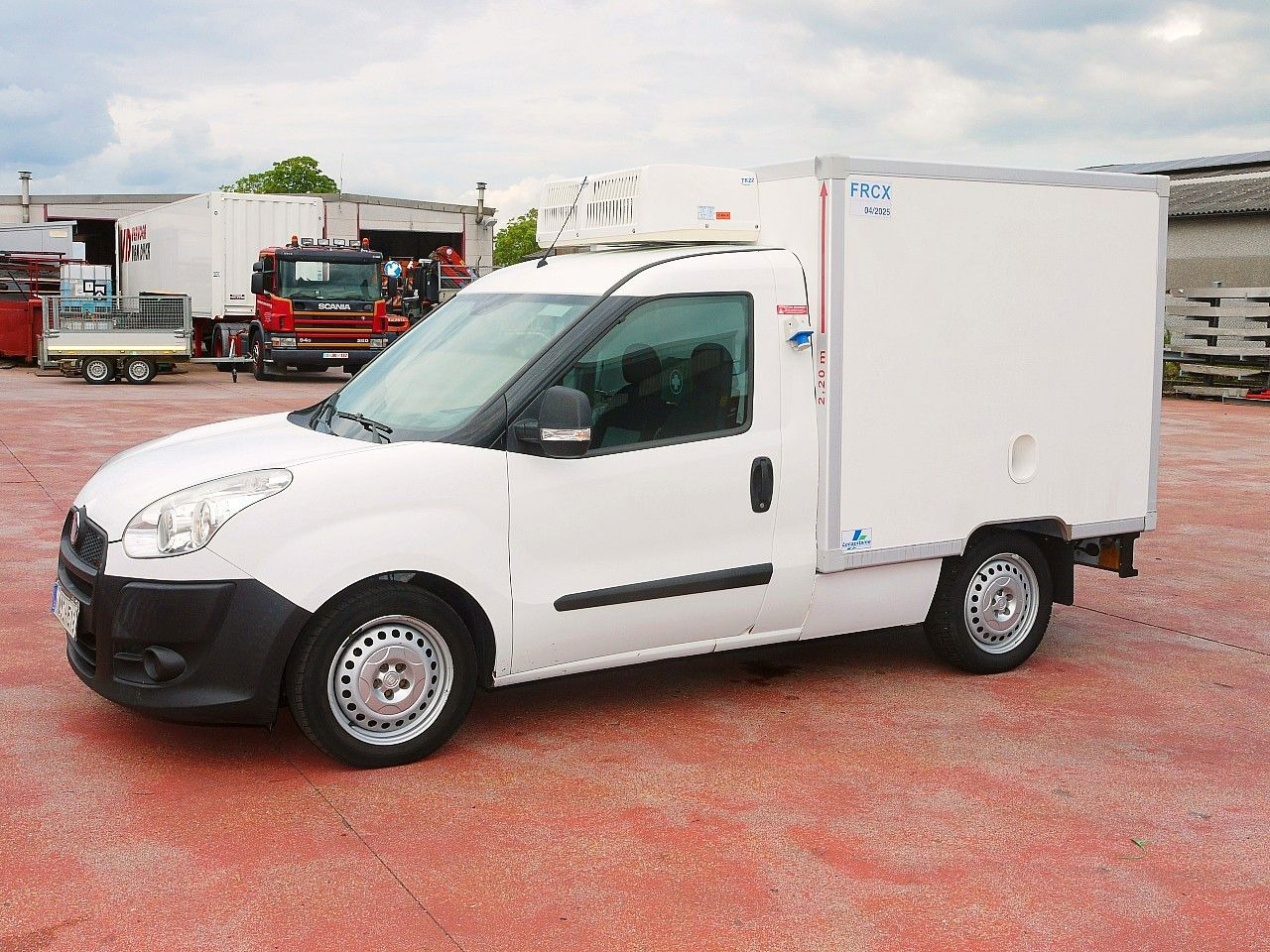 Fiat DOBLO 1.3 KUHLKOFFER RELEC FROID TR 22 -20C - Комбе ладилник: слика 3 Fiat DOBLO 1.3 KUHLKOFFER RELEC FROID TR 22 -20C - Комбе ладилник: слика 3