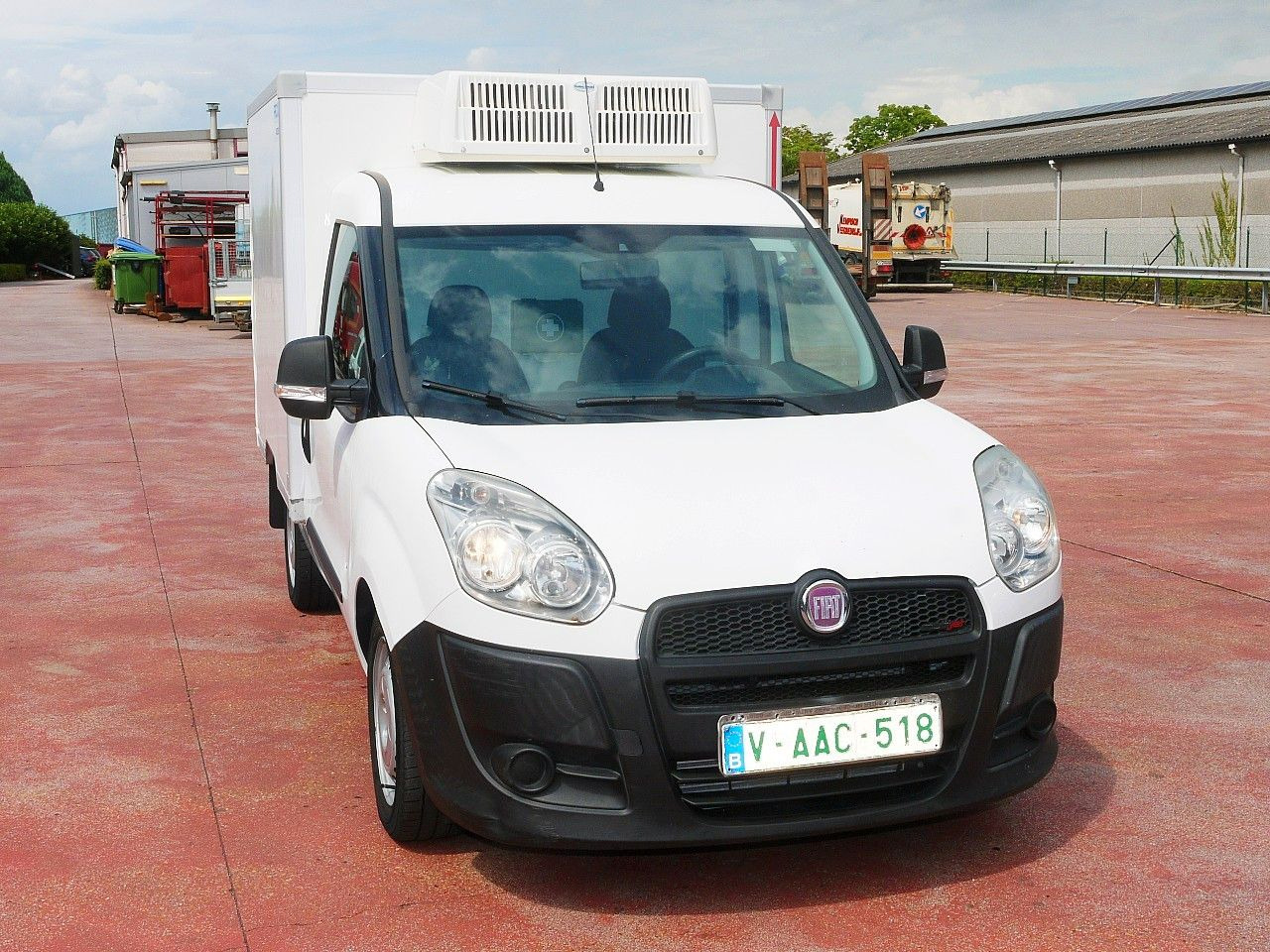 Fiat DOBLO 1.3 KUHLKOFFER RELEC FROID TR 22 -20C - Комбе ладилник: слика 1 Fiat DOBLO 1.3 KUHLKOFFER RELEC FROID TR 22 -20C - Комбе ладилник: слика 1