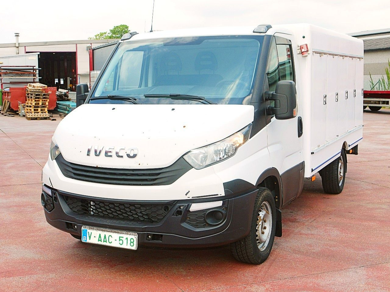Iveco 35S12 DAILY ISOTHERM KOFFER 5 TURIG / AIRCO - Комбе ладилник: слика 5 Iveco 35S12 DAILY ISOTHERM KOFFER 5 TURIG / AIRCO - Комбе ладилник: слика 5