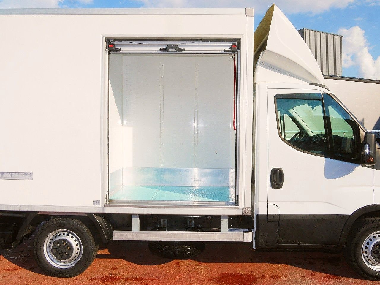Iveco 35S14 DAILY ISOTHERMKOFFER LADEBORDWAND luft fed - Комбе ладилник: слика 5 Iveco 35S14 DAILY ISOTHERMKOFFER LADEBORDWAND luft fed - Комбе ладилник: слика 5