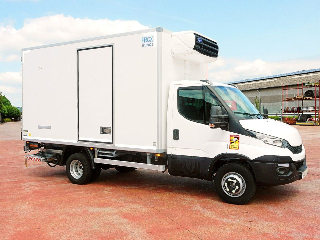 Iveco 70C17 KUHLKOFFER CARRIER XARIOS 500 A/C LUFT LBW - Комбе ладилник: слика 2 Iveco 70C17 KUHLKOFFER CARRIER XARIOS 500 A/C LUFT LBW - Комбе ладилник: слика 2