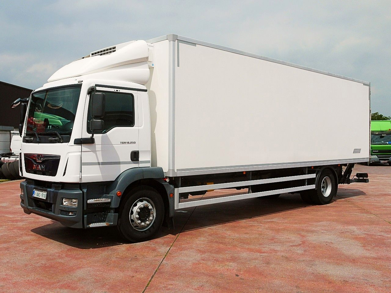 MAN TGM 18.250 KUHLKOFFER THERMOKING V800 MT A/C - Камион ладилник: слика 4 MAN TGM 18.250 KUHLKOFFER THERMOKING V800 MT A/C - Камион ладилник: слика 4