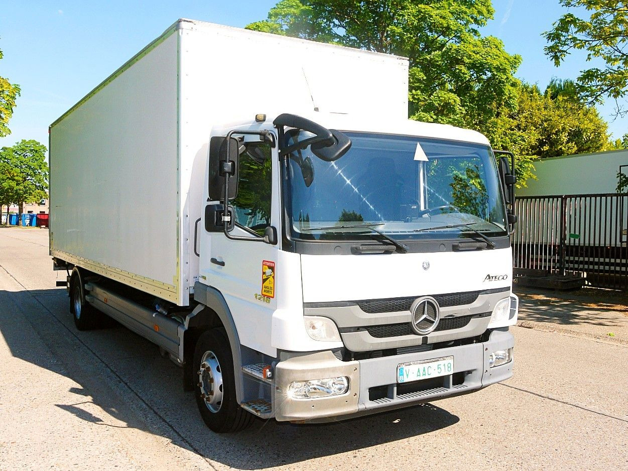 Mercedes-Benz 1318 ATEGO MEUBEL KOFFER LBW MANUAL LUFTFEDERNG - Камион сандучар: слика 4 Mercedes-Benz 1318 ATEGO MEUBEL KOFFER LBW MANUAL LUFTFEDERNG - Камион сандучар: слика 4