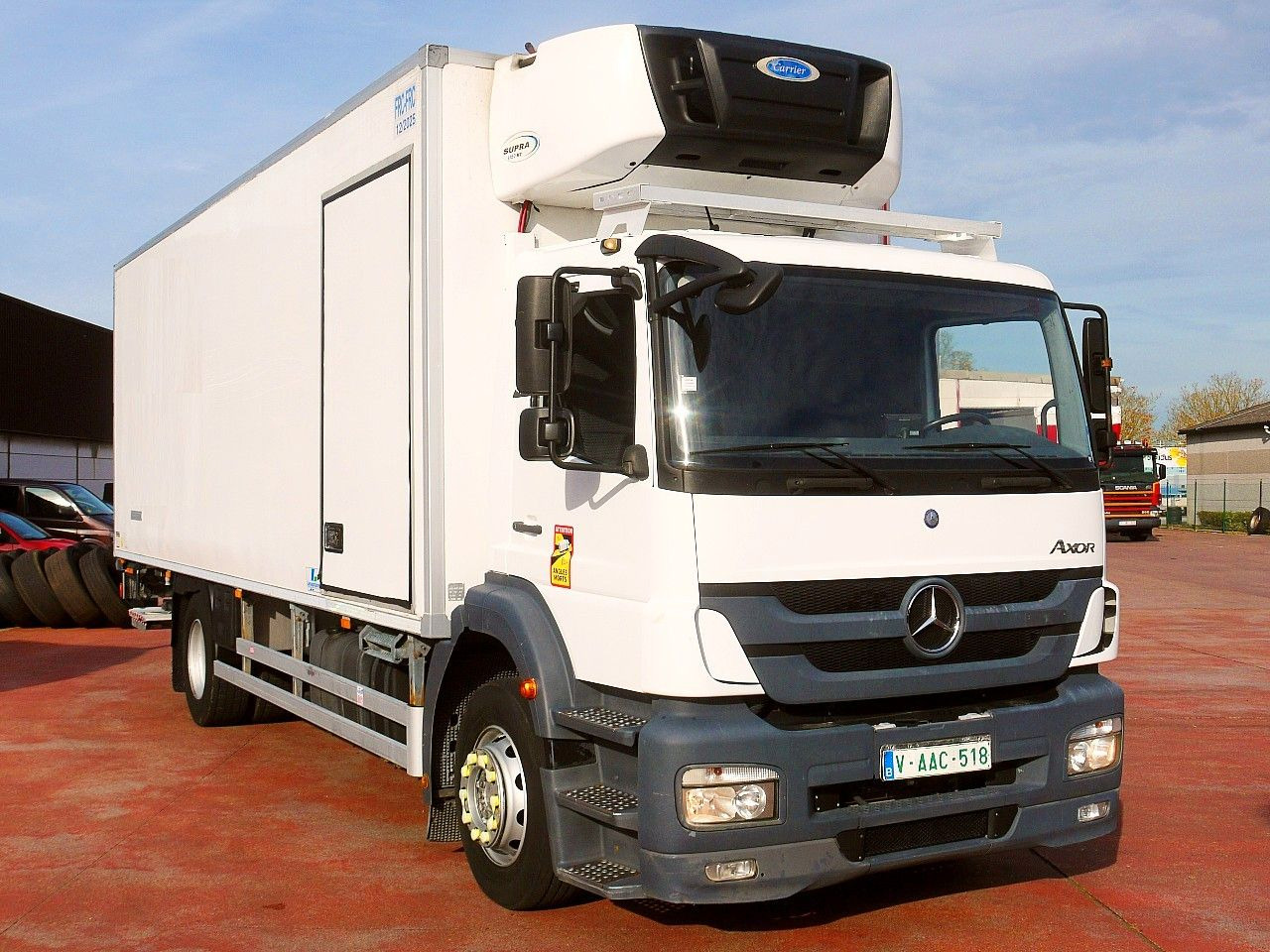 Mercedes-Benz 1829 AXOR KUHOKOFFER CARRIER SUPRA 1150MT A/C - Камион ладилник: слика 1 Mercedes-Benz 1829 AXOR KUHOKOFFER CARRIER SUPRA 1150MT A/C - Камион ладилник: слика 1