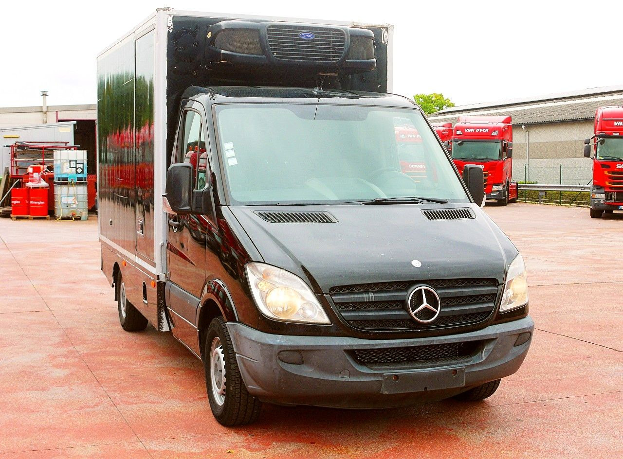 Mercedes-Benz 319 SPRINTER V6 KUHLKOFFER CARRIER PULSOR 600 MT - Комбе ладилник: слика 1 Mercedes-Benz 319 SPRINTER V6 KUHLKOFFER CARRIER PULSOR 600 MT - Комбе ладилник: слика 1