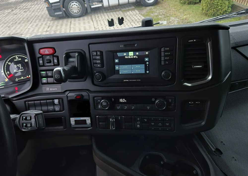 Камион влекач Scania R500: слика 20