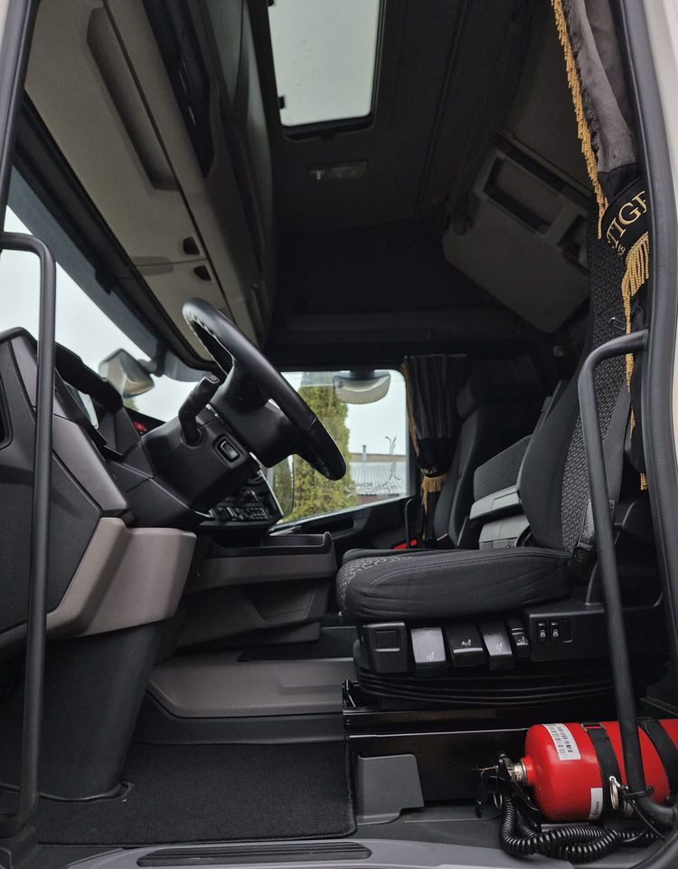 Камион влекач Scania R500: слика 17