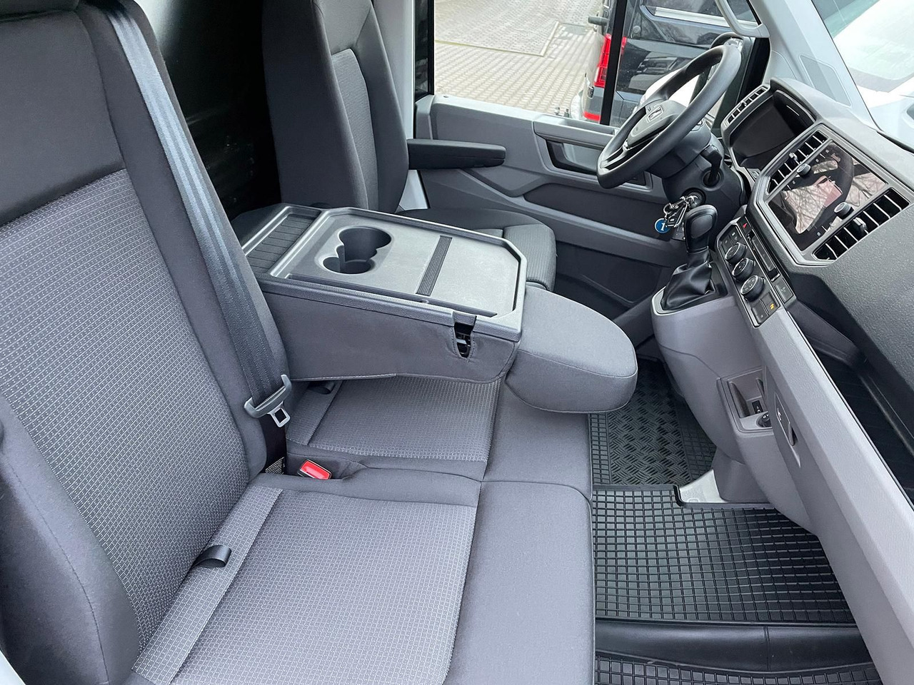 Товарно комбе, Комби со двојна кабина MAN TGE 3.160 L3H3 MIXTO RWD LED ACC RWD SHZ STANDH: слика 26 Товарно комбе, Комби со двојна кабина MAN TGE 3.160 L3H3 MIXTO RWD LED ACC RWD SHZ STANDH: слика 26