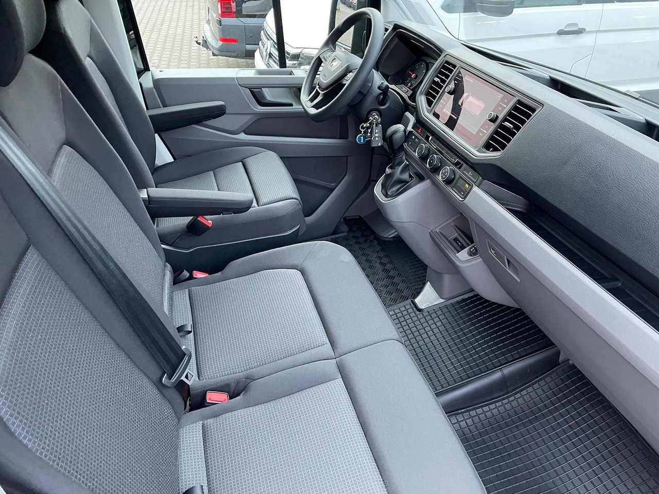 Товарно комбе, Комби со двојна кабина MAN TGE 3.160 L3H3 MIXTO RWD LED ACC RWD SHZ STANDH: слика 27 Товарно комбе, Комби со двојна кабина MAN TGE 3.160 L3H3 MIXTO RWD LED ACC RWD SHZ STANDH: слика 27