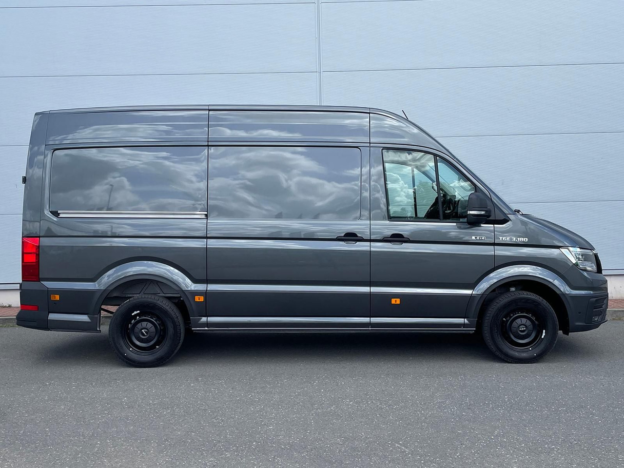 MAN TGE 3.180 L3H3 Kasten 4x4 CAMPER AHK ACC LED NAV - Автомобил: слика 5 MAN TGE 3.180 L3H3 Kasten 4x4 CAMPER AHK ACC LED NAV - Автомобил: слика 5