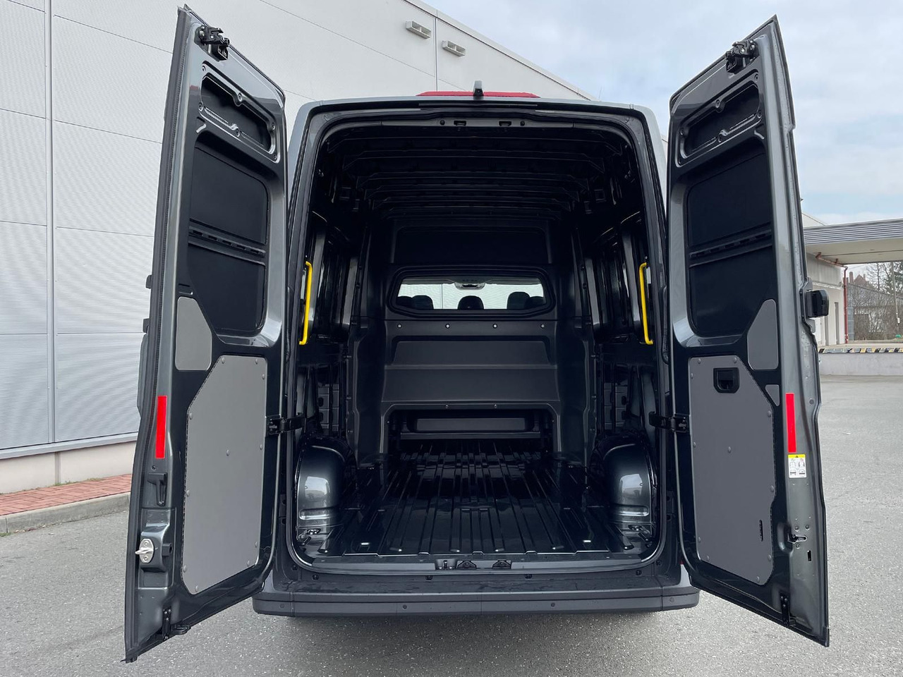 Автомобил MAN TGE 3.180 L4H3 MIXTO STANDHZ ACC LED SITZHZ: слика 7