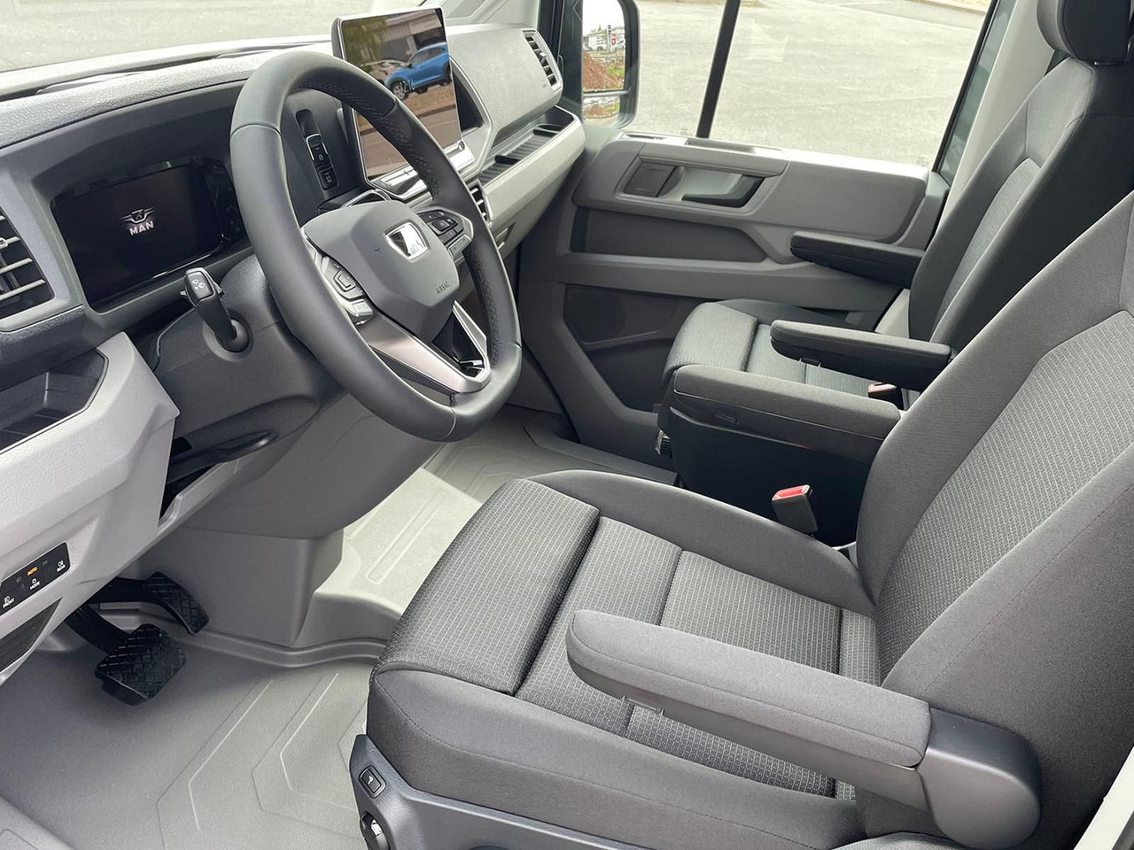 Автомобил MAN TGE 3.180 L4H3 MIXTO STANDHZ ACC LED SITZHZ: слика 10