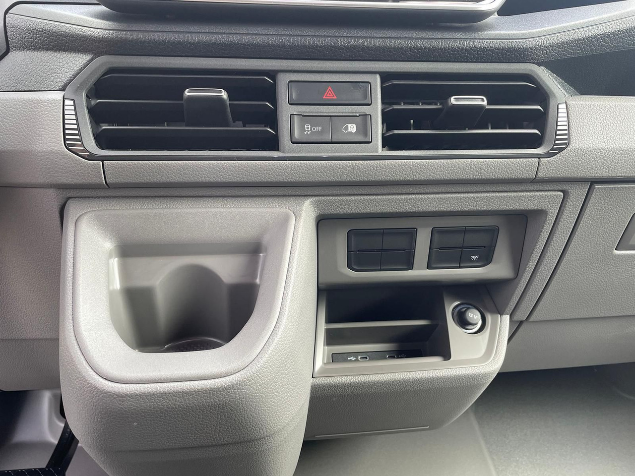 Автомобил MAN TGE 3.180 L4H3 MIXTO STANDHZ ACC LED SITZHZ: слика 26