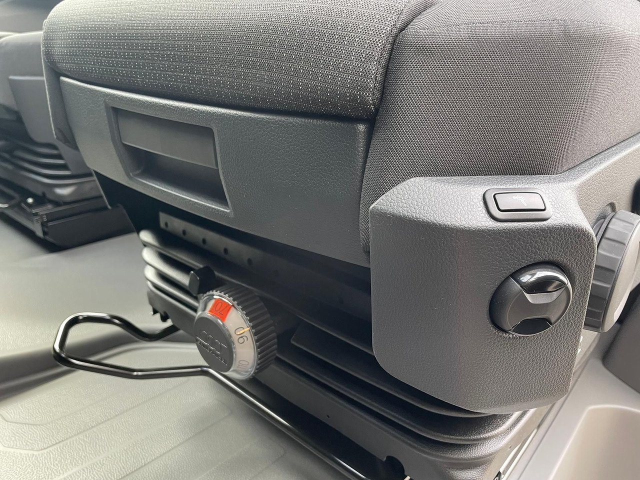 Автомобил MAN TGE 3.180 L4H3 MIXTO STANDHZ ACC LED SITZHZ: слика 22