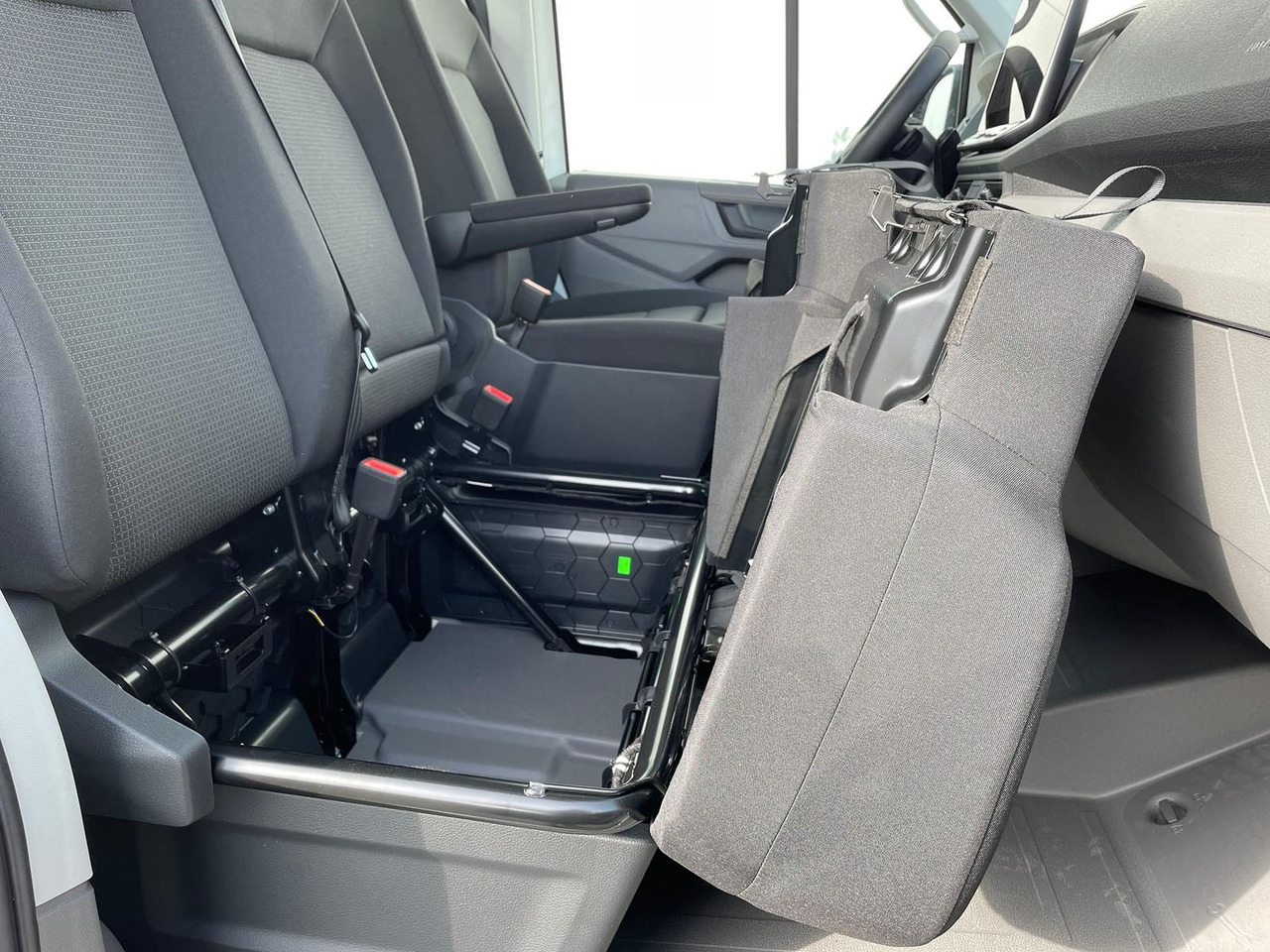 Комбе со отворен сандак, Комби со двојна кабина MAN TGE 3.180 Pritsche DOKA LR KAMERA AHK SITZHZ: слика 27