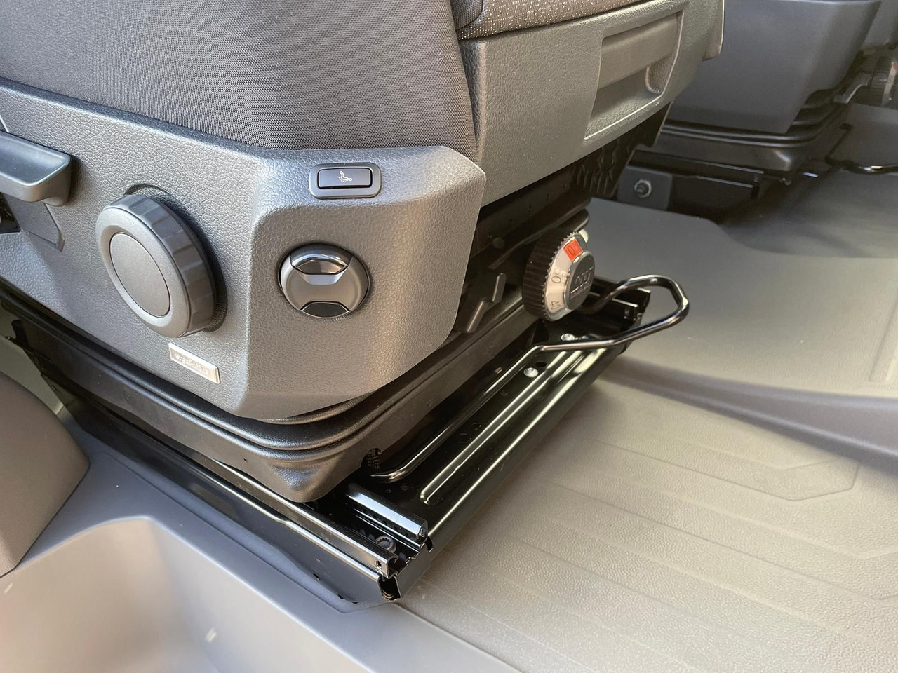 Комби кипер, Комби со двојна кабина MAN TGE 3.180 Pritsche KIPPER DOKA LR 4x4 ACC LED: слика 33