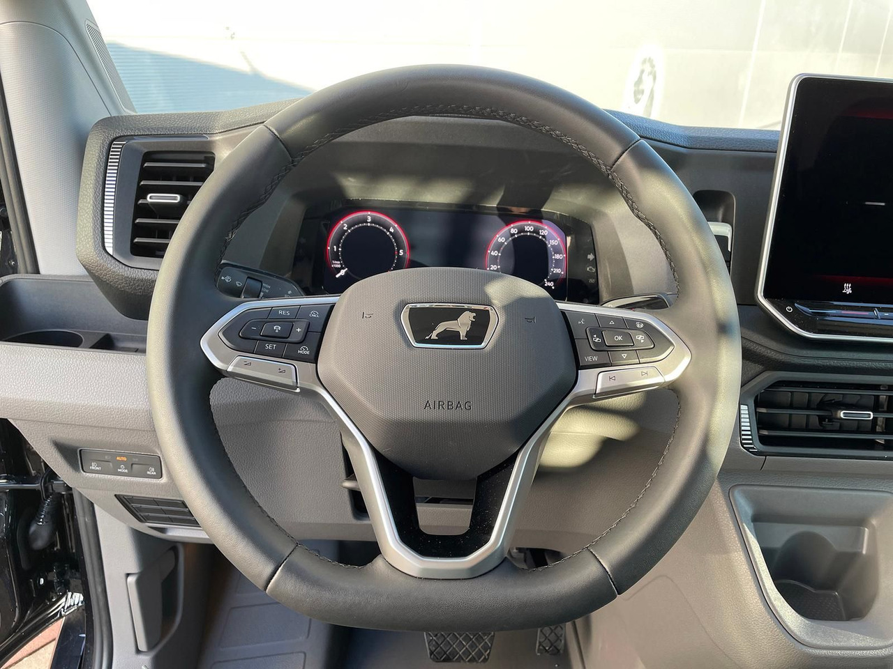 Комби кипер, Комби со двојна кабина MAN TGE 3.180 Pritsche KIPPER DOKA LR 4x4 ACC LED: слика 16