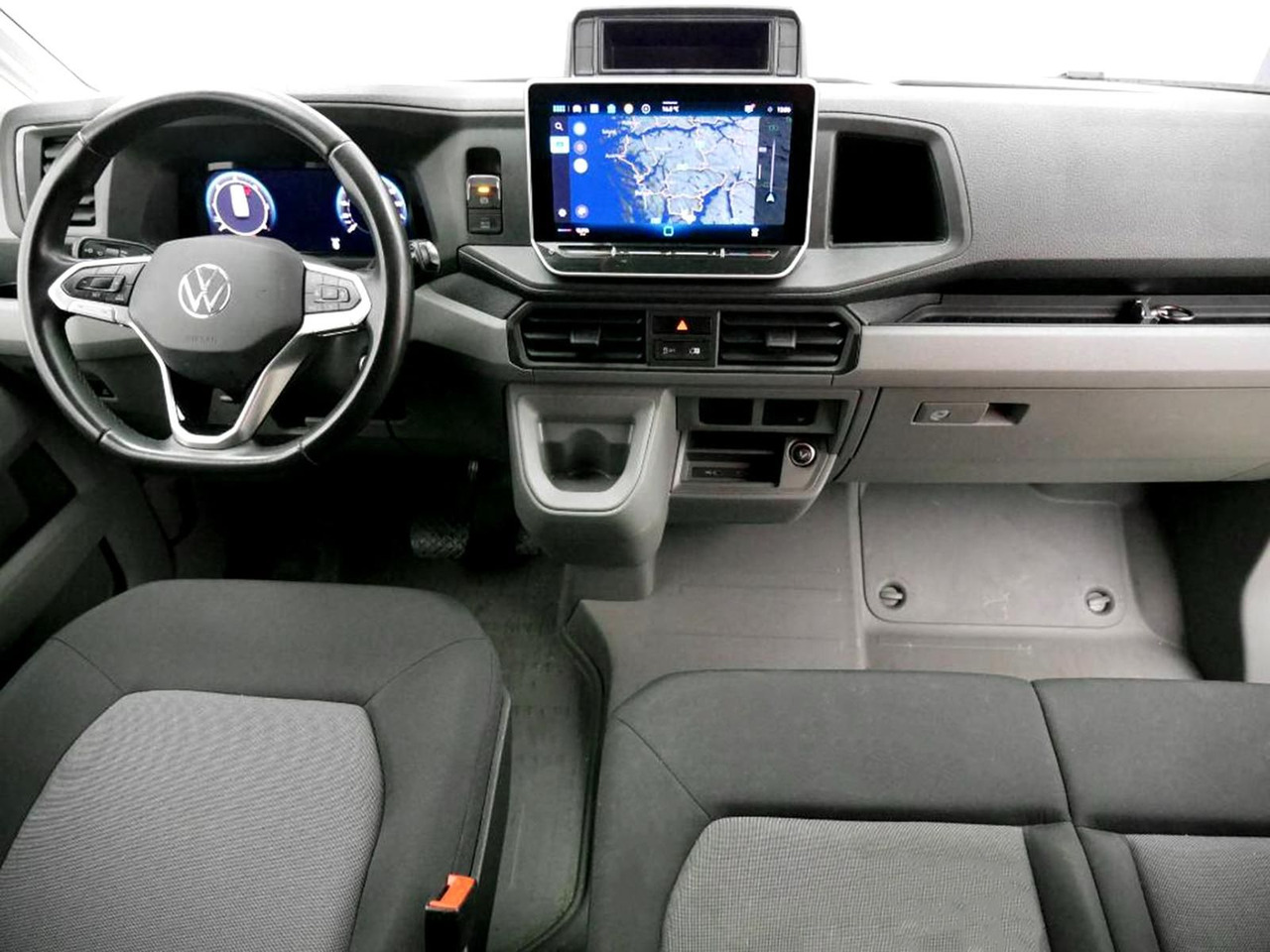 Volkswagen Crafter Kasten 35 L4H3 NAVI DAB KAMERA PDC - Товарно комбе: слика 4 Volkswagen Crafter Kasten 35 L4H3 NAVI DAB KAMERA PDC - Товарно комбе: слика 4