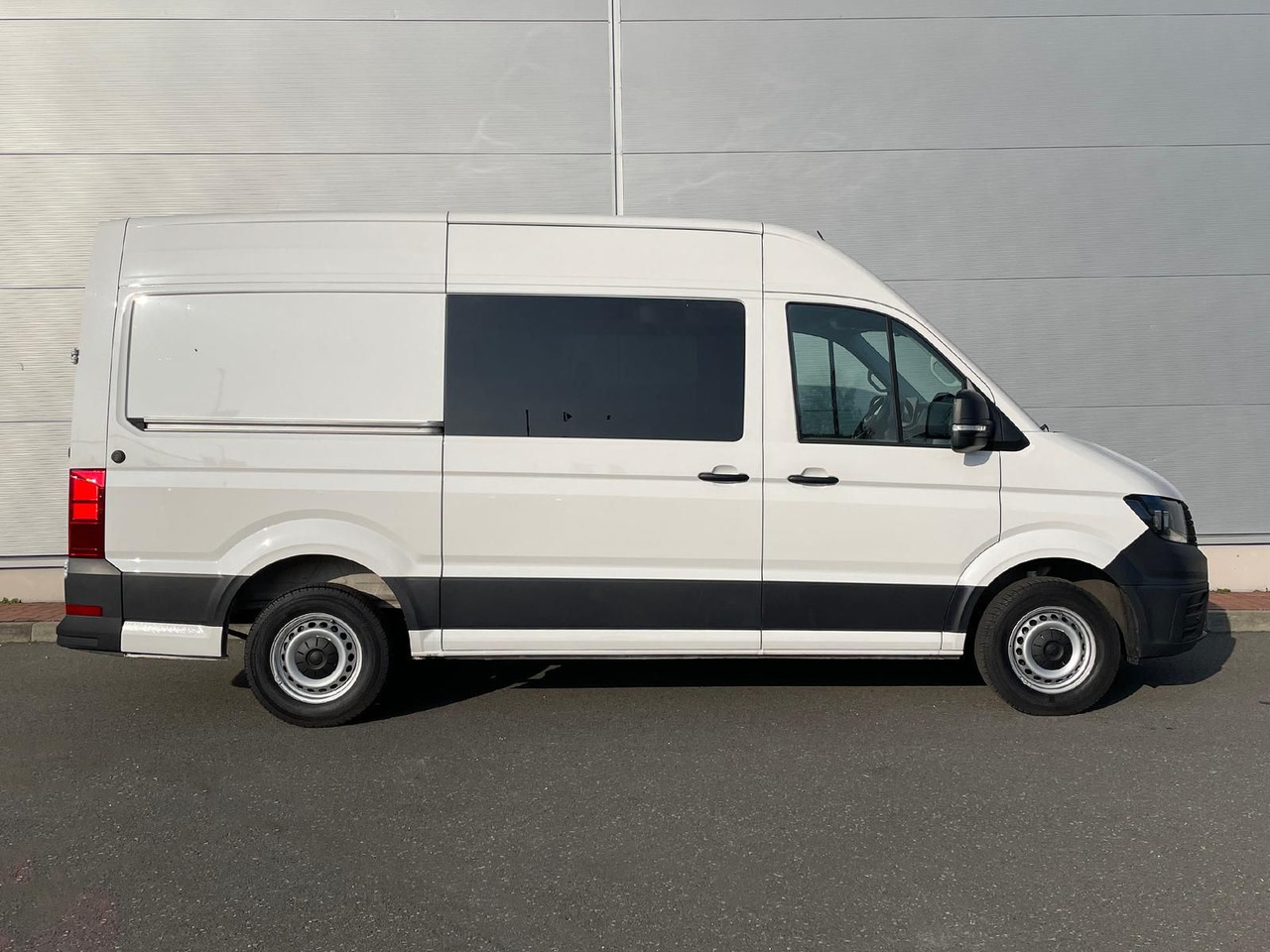 Volkswagen Crafter MIXTO 35 L3H3 KAMERA SITZHZ DAB - Товарно комбе, Комби со двојна кабина: слика 5 Volkswagen Crafter MIXTO 35 L3H3 KAMERA SITZHZ DAB - Товарно комбе, Комби со двојна кабина: слика 5