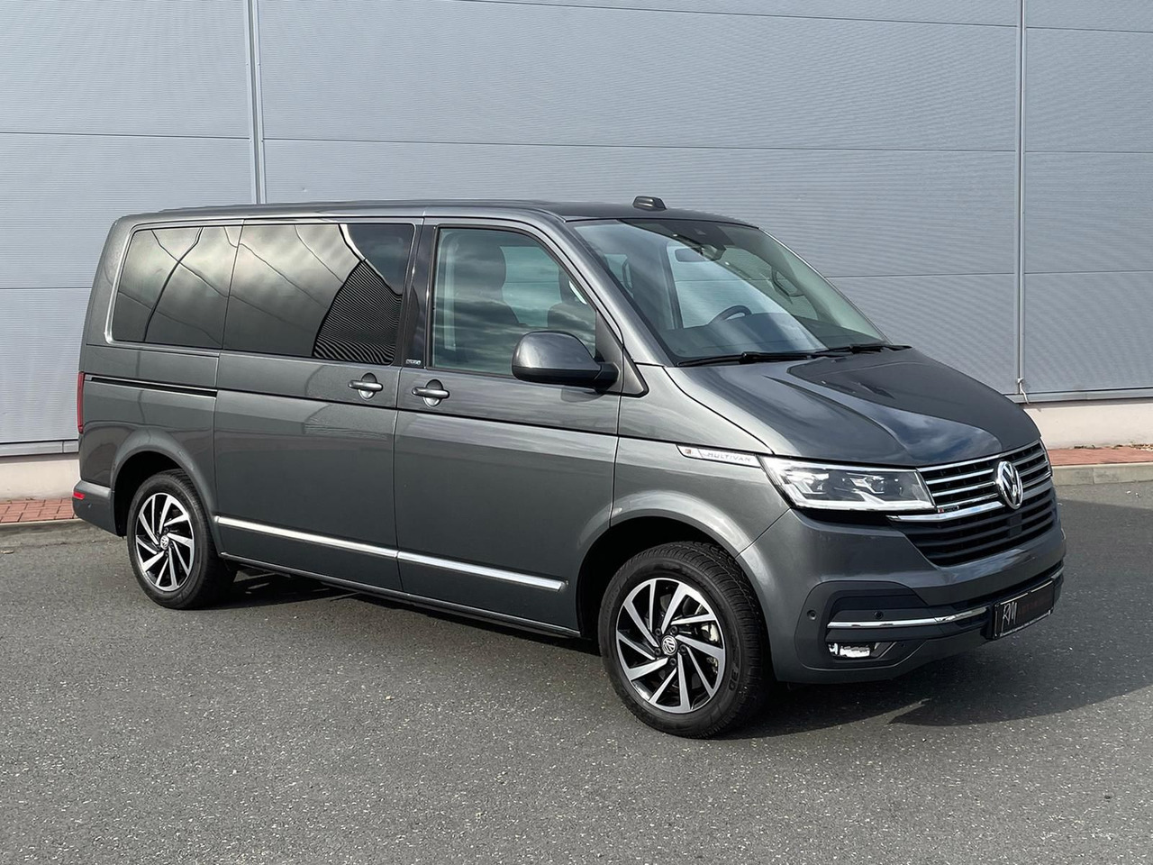 Volkswagen T6.1 Multivan Comfortline 4M ACC KAMERA SITZHZ - Минибус, Патничко комбе: слика 2 Volkswagen T6.1 Multivan Comfortline 4M ACC KAMERA SITZHZ - Минибус, Патничко комбе: слика 2