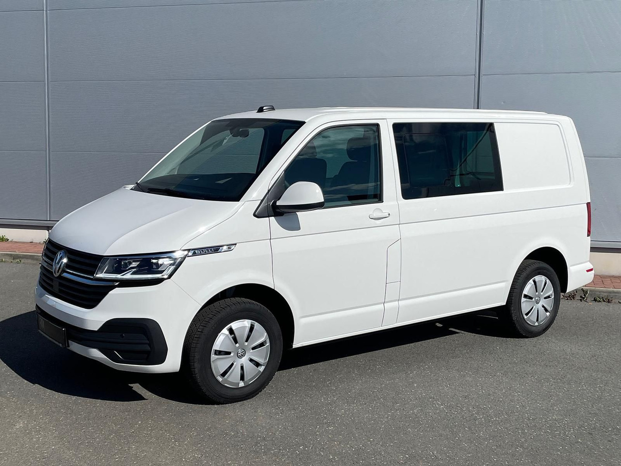 Volkswagen T6.1 Transporter Kasten 4M ACC PDC KAMERA STANDH - Патничко комбе: слика 1 Volkswagen T6.1 Transporter Kasten 4M ACC PDC KAMERA STANDH - Патничко комбе: слика 1