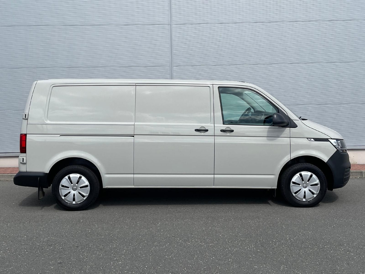 Volkswagen T6.1 Transporter Kasten LR TEMPOMAT KAMERA KLIMA - Товарно комбе: слика 5 Volkswagen T6.1 Transporter Kasten LR TEMPOMAT KAMERA KLIMA - Товарно комбе: слика 5