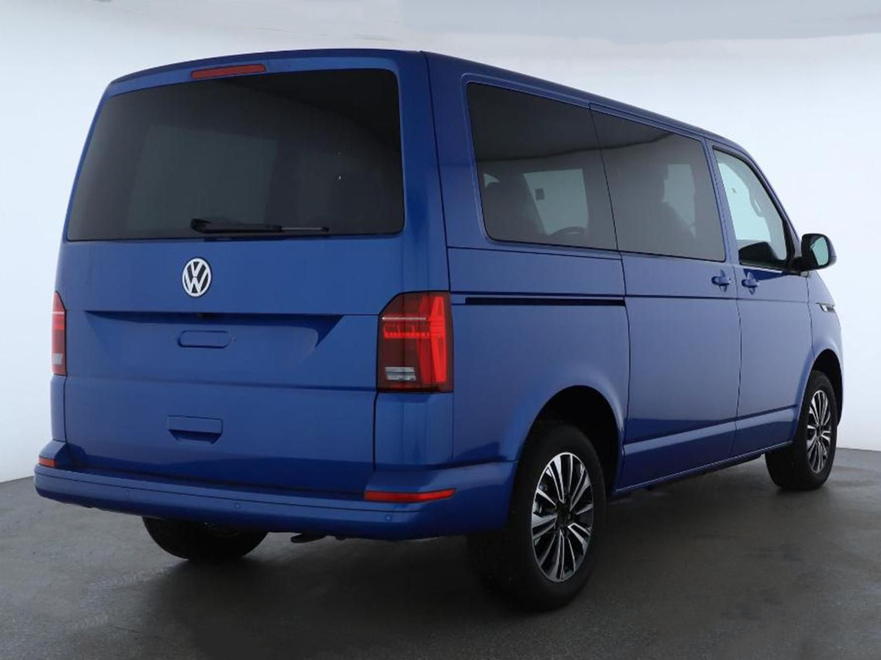 Volkswagen T6.1 Transporter Kombi KR Autom. LED TEMP SITZHZ - Минибус, Патничко комбе: слика 2 Volkswagen T6.1 Transporter Kombi KR Autom. LED TEMP SITZHZ - Минибус, Патничко комбе: слика 2