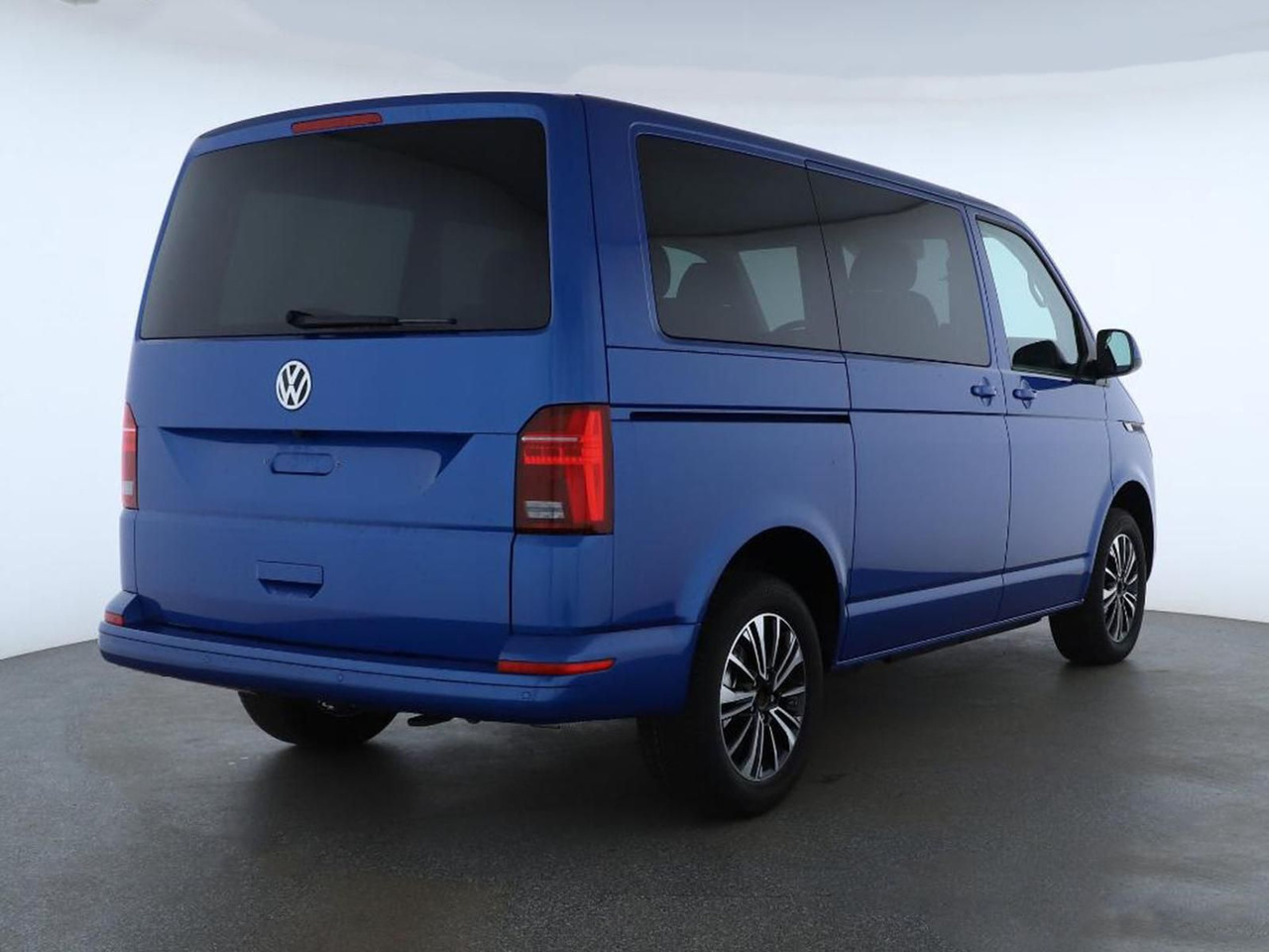 Volkswagen T6.1 Transporter Kombi KR LED STANDHZ ACC NAVI - Караван: слика 2 Volkswagen T6.1 Transporter Kombi KR LED STANDHZ ACC NAVI - Караван: слика 2