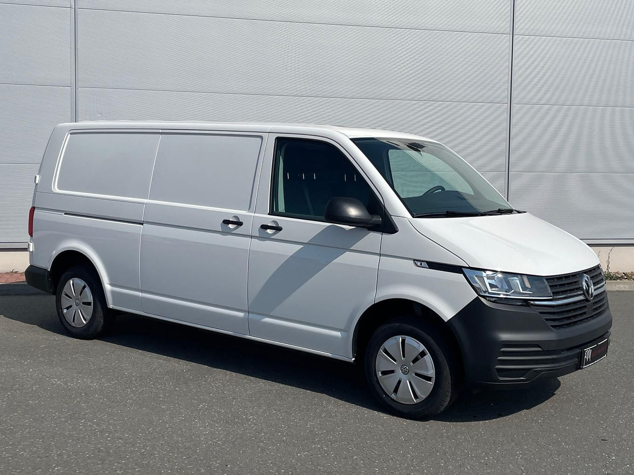 Volkswagen T6.1 Transporter LR 2.0 TDI KLIMA PDC - Патничко комбе: слика 2 Volkswagen T6.1 Transporter LR 2.0 TDI KLIMA PDC - Патничко комбе: слика 2