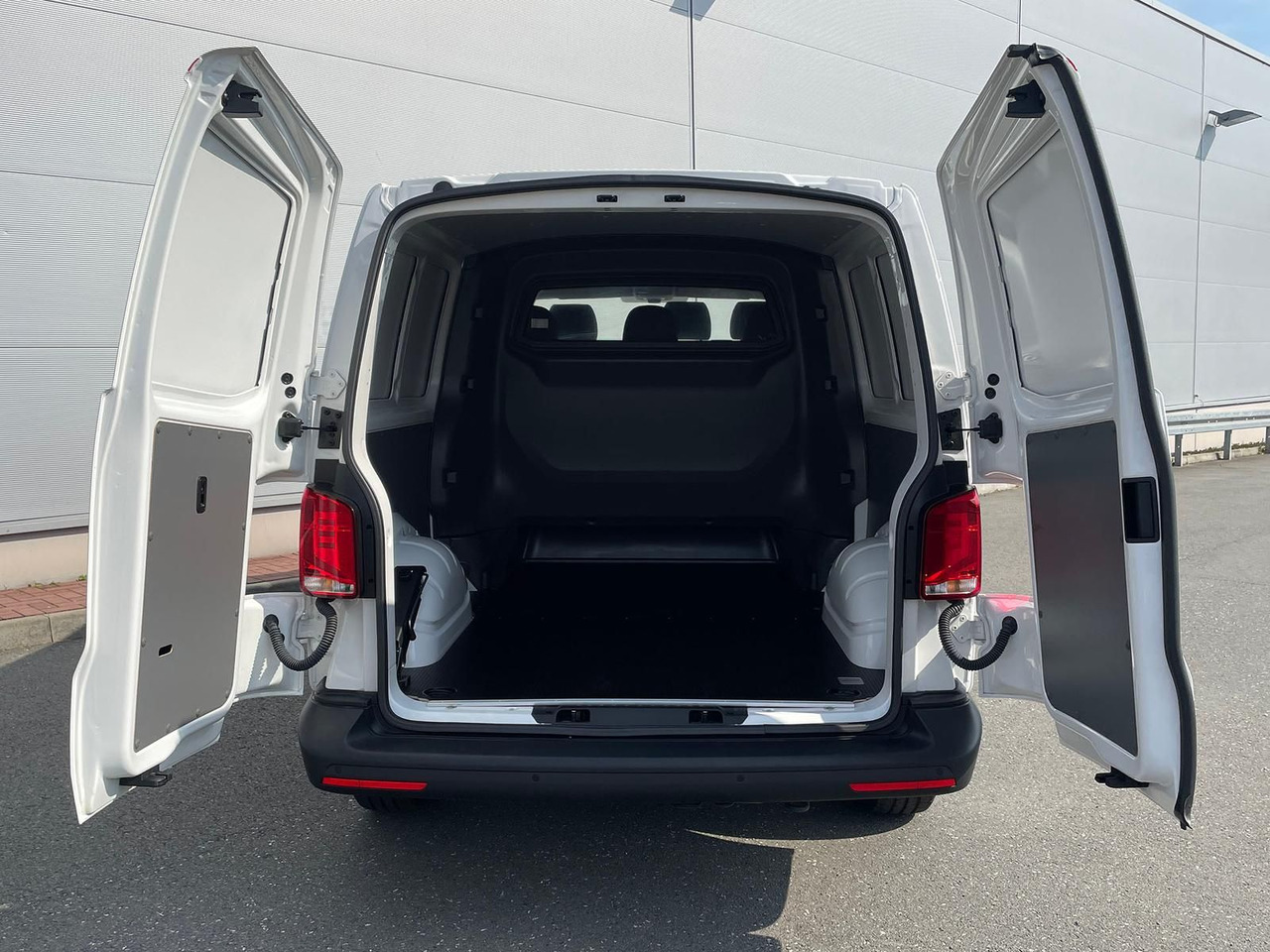 Патничко комбе Volkswagen T6.1 Transporter MIXTO LR 2.0 TDI KLIMA PDC: слика 29
