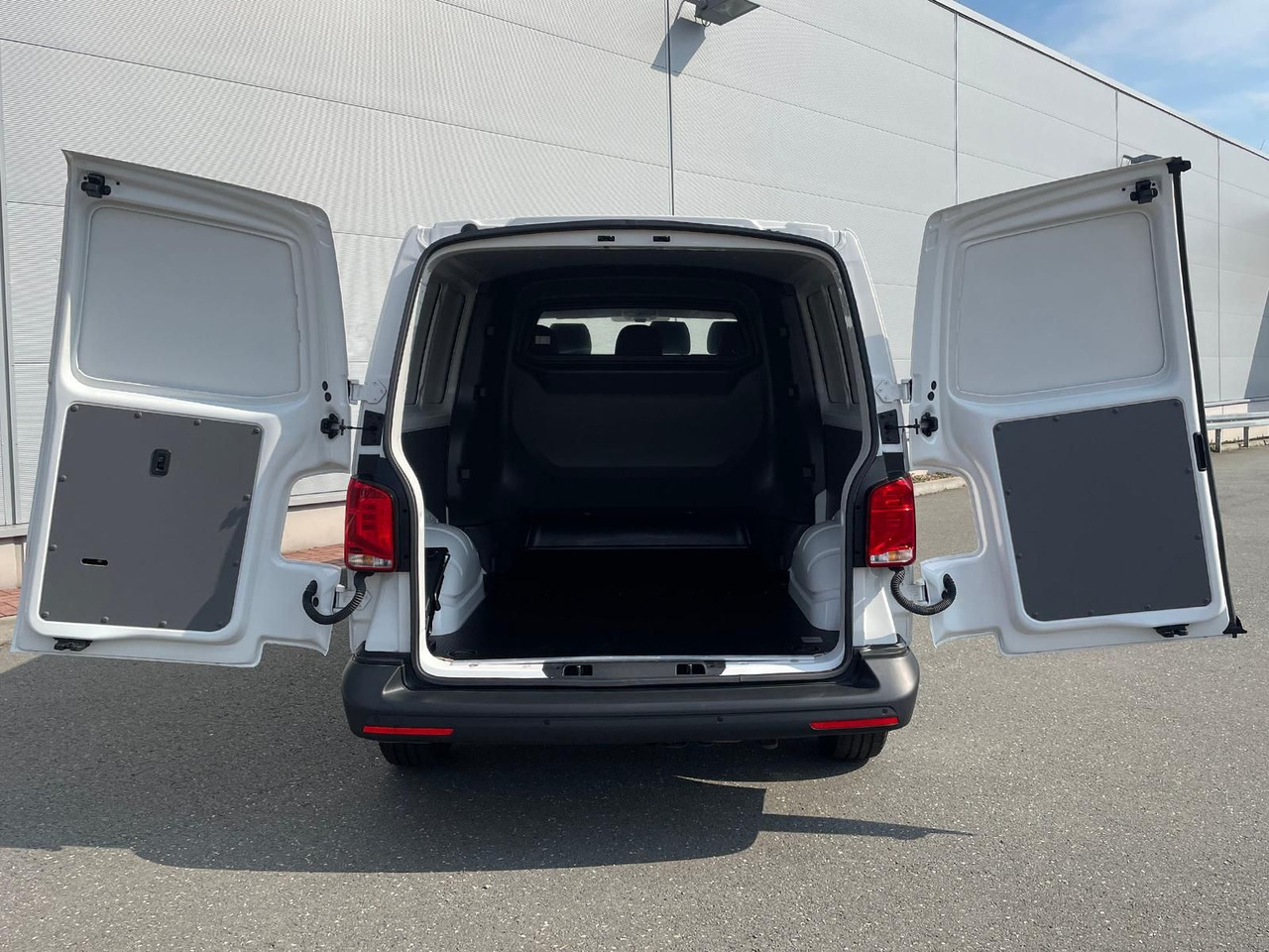 Патничко комбе Volkswagen T6.1 Transporter MIXTO LR 2.0 TDI KLIMA PDC: слика 31