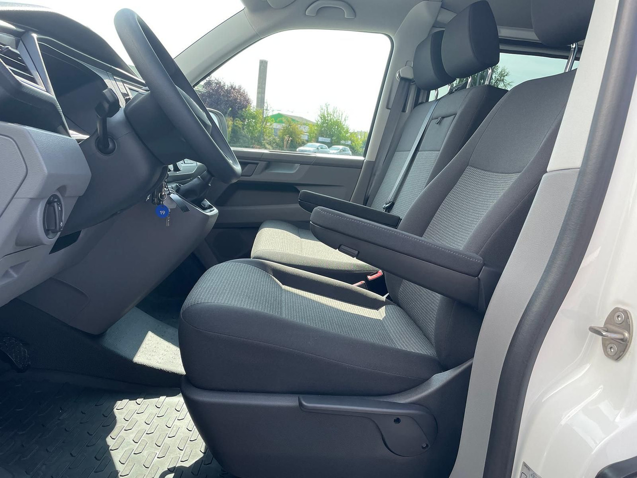 Патничко комбе Volkswagen T6.1 Transporter MIXTO LR 2.0 TDI KLIMA PDC: слика 13
