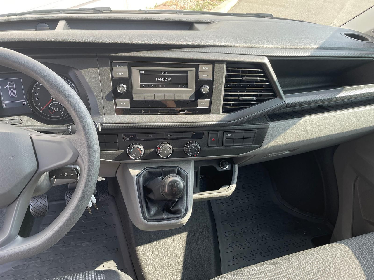 Патничко комбе Volkswagen T6.1 Transporter MIXTO LR 2.0 TDI KLIMA PDC: слика 16