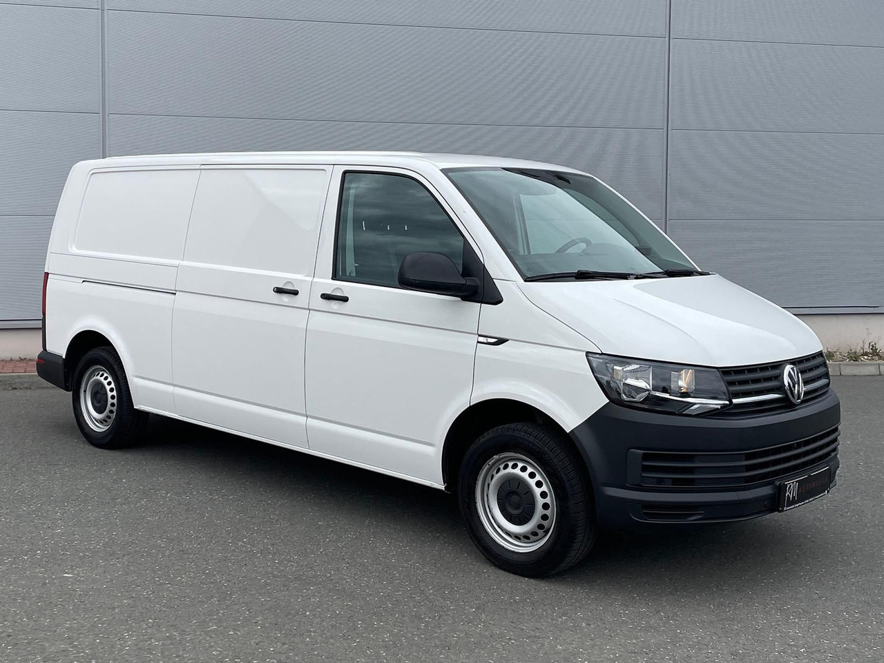 Volkswagen T6 Transporter 2.0 TDI PDC KLIMA - Патничко комбе: слика 2 Volkswagen T6 Transporter 2.0 TDI PDC KLIMA - Патничко комбе: слика 2