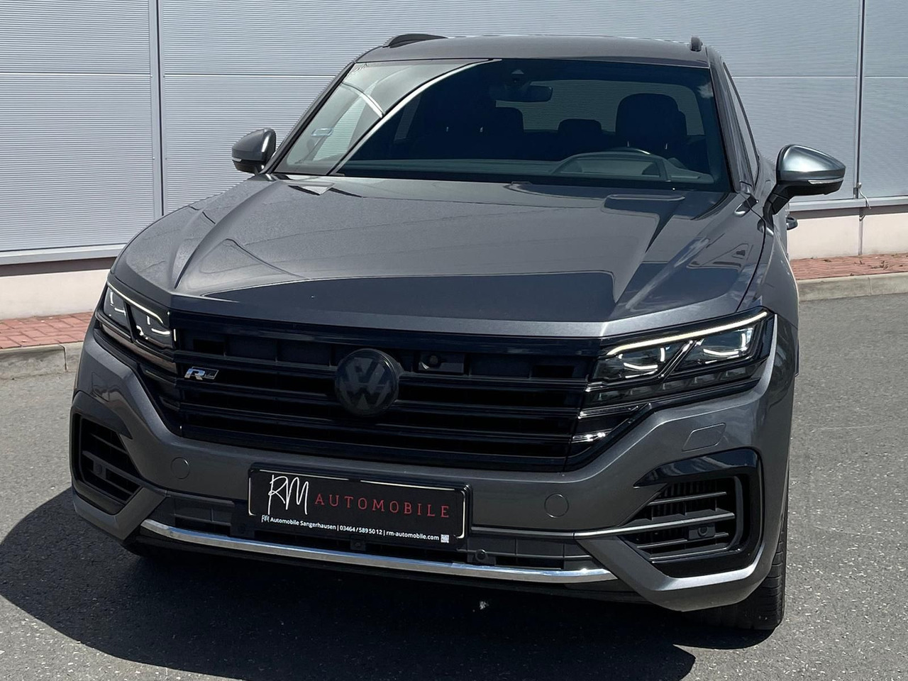 Volkswagen Touareg 4.0 V8 TDI One Million 4M LEDER AHK ACC - SUV: слика 4 Volkswagen Touareg 4.0 V8 TDI One Million 4M LEDER AHK ACC - SUV: слика 4