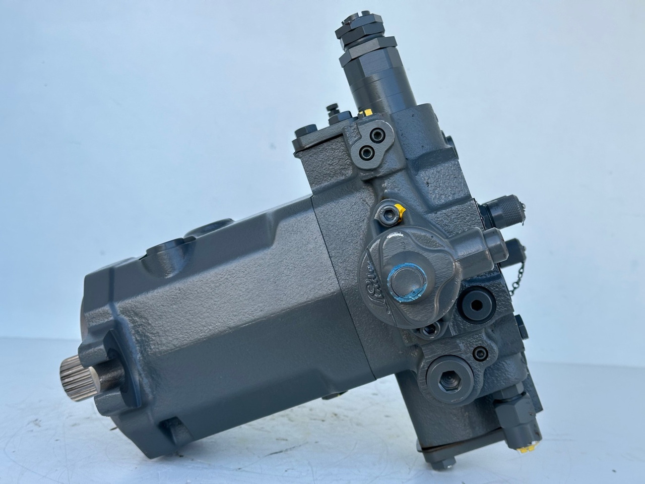 LIEBHERR - LINDE Original Hydromotor Typ:HMF75-02 2560 G 03 mit ID-Nr.10007106. A914 B-LI, A914 LI, A924 B-LI, A924 LI, MG15, MBG12, MG20, MFG10, BG12H #HYX293G00103# - Хидрауличен мотор за Багер на тркала: слика 5 LIEBHERR - LINDE Original Hydromotor Typ:HMF75-02 2560 G 03 mit ID-Nr.10007106. A914 B-LI, A914 LI, A924 B-LI, A924 LI, MG15, MBG12, MG20, MFG10, BG12H #HYX293G00103# - Хидрауличен мотор за Багер на тркала: слика 5