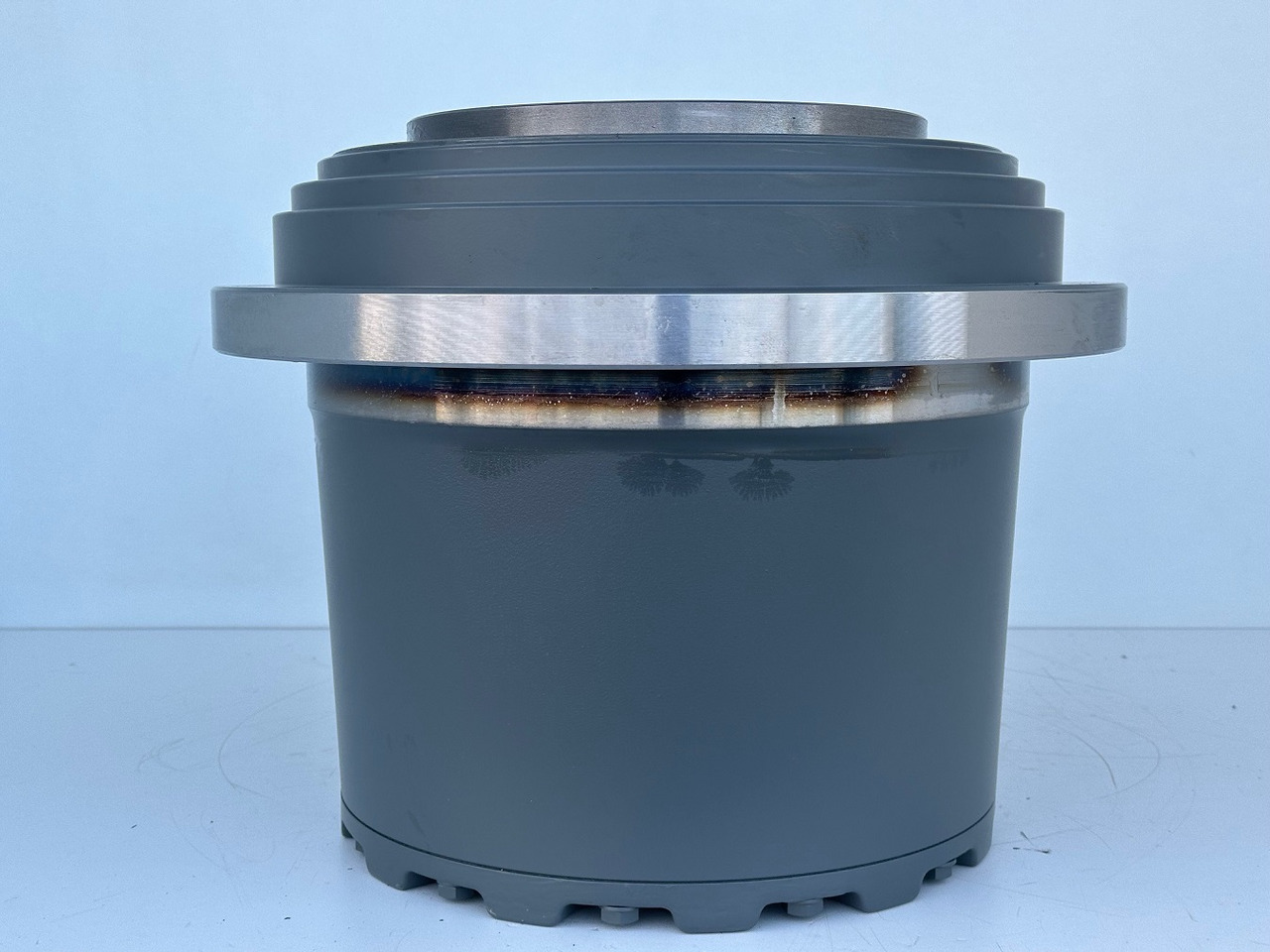 LIEBHERR Original Liebherr Fahrantrieb Typ:LPI0700 30S 0002 00 mit ID-Nr.12891035 – ID-Nr.12977341. R922-1487, R924-1677, R926 K-LC-1827, R926-1715. #12891035.545-01664# - Конечен редуктор за Багер гасеничар: слика 2 LIEBHERR Original Liebherr Fahrantrieb Typ:LPI0700 30S 0002 00 mit ID-Nr.12891035 – ID-Nr.12977341. R922-1487, R924-1677, R926 K-LC-1827, R926-1715. #12891035.545-01664# - Конечен редуктор за Багер гасеничар: слика 2