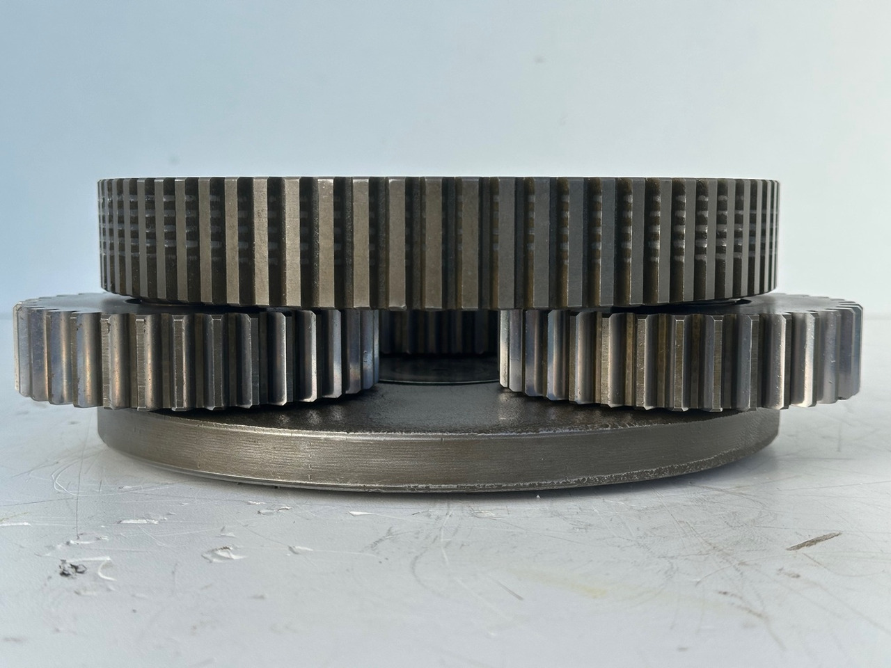 LIEBHERR Original Planetenträger ID-Nr.944171103 mit Planetenräder ID-Nr.944110603-ID-Nr.90201469 mit Lamellenträger ID-Nr.944112103. A900C,A944B,E942,LOS942,LOS944,P942,P944,R942,R944,R944B. #HRV# - Ротационен редуктор за Багер: слика 3 LIEBHERR Original Planetenträger ID-Nr.944171103 mit Planetenräder ID-Nr.944110603-ID-Nr.90201469 mit Lamellenträger ID-Nr.944112103. A900C,A944B,E942,LOS942,LOS944,P942,P944,R942,R944,R944B. #HRV# - Ротационен редуктор за Багер: слика 3